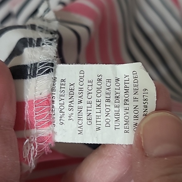 Notations Pink, Black & White Striped V-neck Button-up Blouse size 3X - Picture 4 of 6